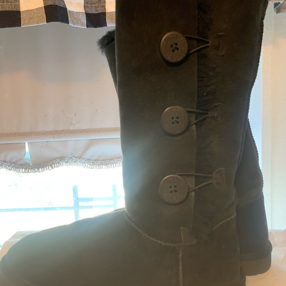 UGG Australia Bailey Button Triplet II Boots - Picture 3 of 11